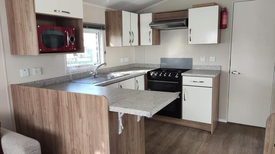Вилла 6 Berth On John Fowlers Berrow Экстерьер фото